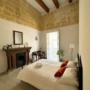 L'artist Casa Micallef Albergue